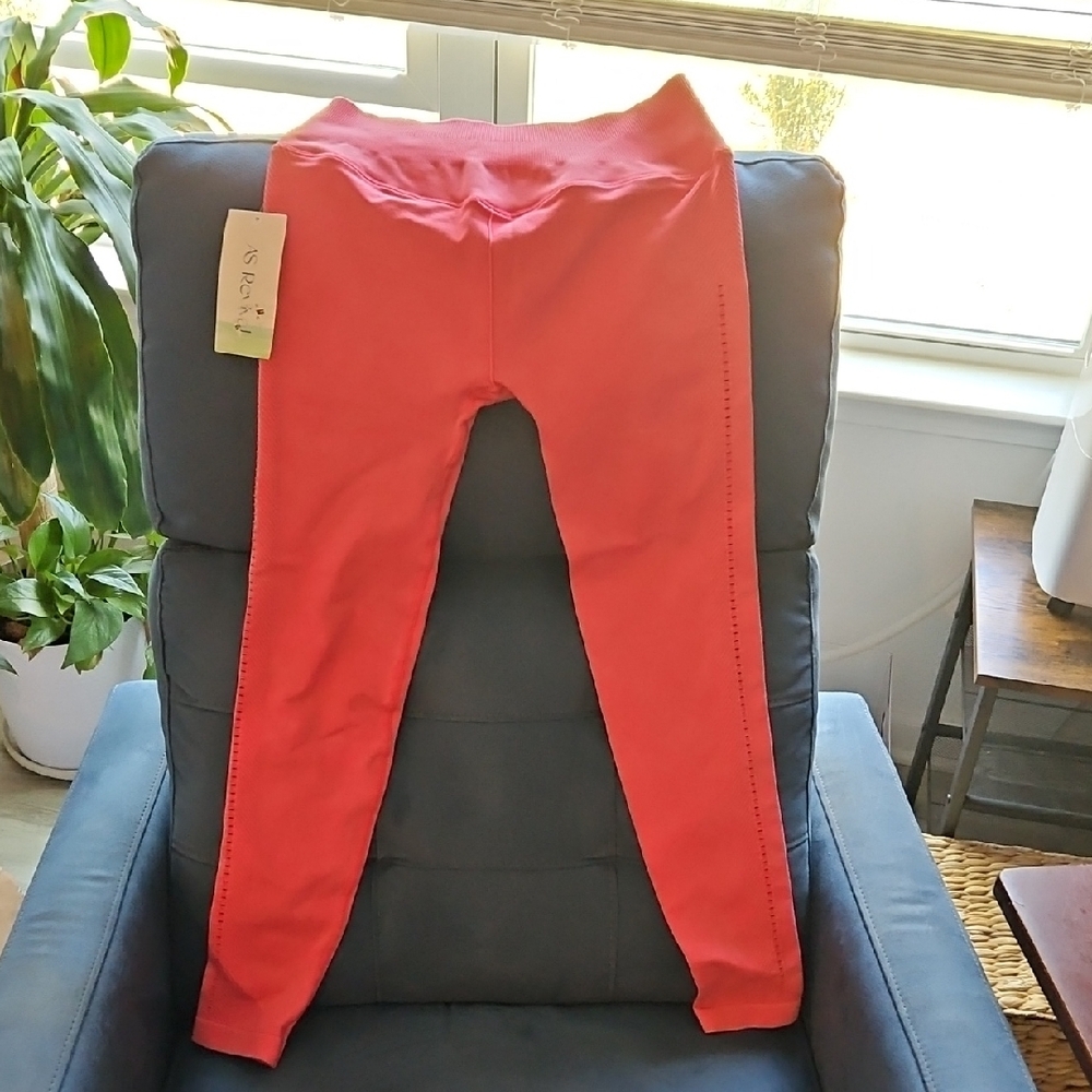 Pink High-Waisted Leggings with Stretchy Fit